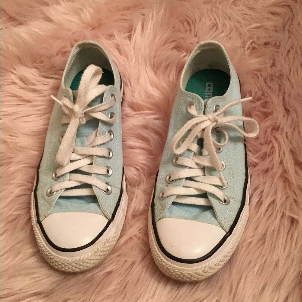 Ladies size 7 Aqua Converse Tennis Shoes